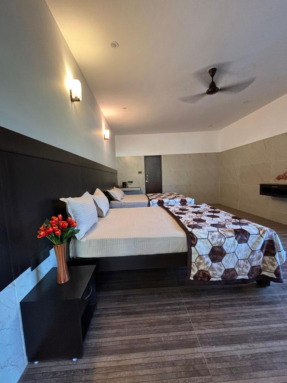 Rr Holiday Homes Kodaikanal Exterior photo